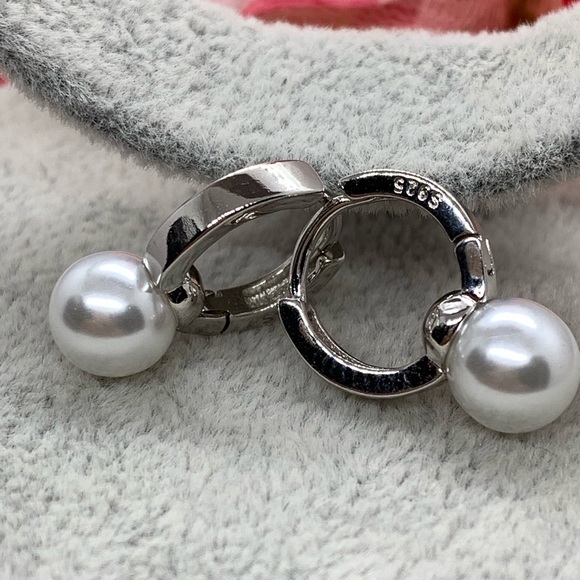 Sterling Silver 925 Faux Pearl Earrings - Picture 3 of 5